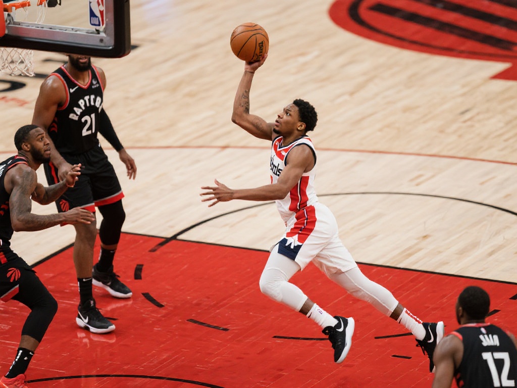 在一次关键回合中，他先通过一个快速突破吸